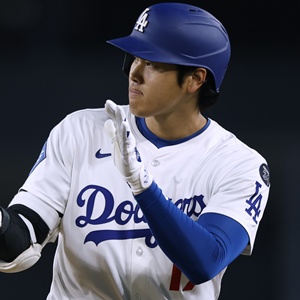 朝倉未来選手　サイン 朝倉未来選手 サイン - メルカリ