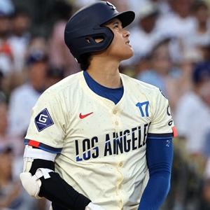 糸井嘉男 阪神タイガースユニフォーム このユニ くそかっこえー」元プロ野球選手・糸井嘉男が阪神