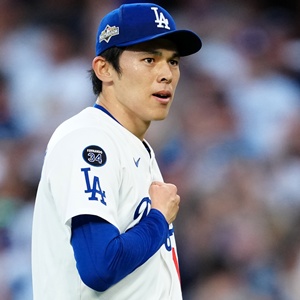 ヤクルトスワローズ　川端慎吾選手 Mサイズ 20 【川端慎吾】2015第2回ファンが選ぶ「東京ヤクルトスワローズ