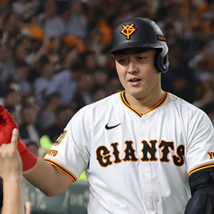 千葉ロッテマリーンズ　岡大海選手 25 岡 大海 選手名鑑2022 - 千葉ロッテマリーンズ