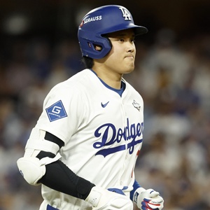 広島東洋カープ 栗林良吏選手モデル 広島東洋カープ 栗林 良吏 選手情報 プロ野球ファーム戦