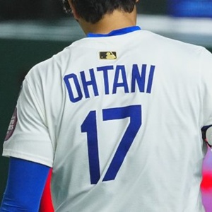 古橋亨梧が移籍！古豪スタッド・レンヌ、最新のユニフォームは「川