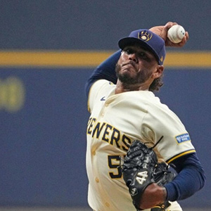 内藤陽次様 新日本】棚橋の引退セレモニーに内藤哲也サプライズ登場！「二度と