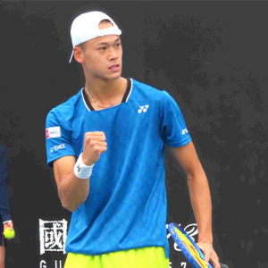 ■017　最終値下げ　プロ野球　巨人　小林誠司　写真　公式写真　フォト □017 最終値下げ プロ野球 巨人 小林誠司 写真 公式写真 フォト