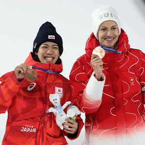 金子正人作★ガラス香合★ セレクトセール2025】金子真人オーナーは8頭を13億3600万円で落札 最高