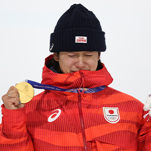 フィギュアのお寿司のご褒美に「僕もお寿司たべれます？」3つのメダル