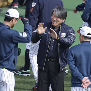 フィギュアのお寿司のご褒美に「僕もお寿司たべれます？」3つのメダル