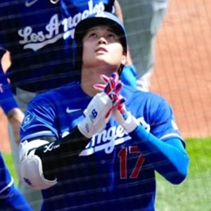 大谷翔平、ベッツ、フリーマン「MVPトリオ」3ショット公開