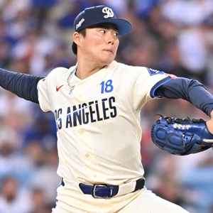 MLB アリゾナダイヤモンドバックス チームジャケット マジェスティック、海外M アリゾナ・ダイヤモンドバックス ジェームズ・マッキャン 選手情報 MLB