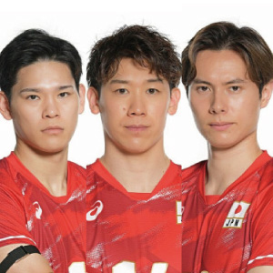 400勝左腕・金田正一さん長男の金田賢一が始球式 父の現役時代着用ユニ