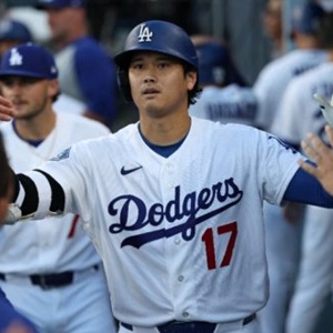 岡本和真が逆方向へメジャー初の満塁弾、2戦ぶり21号、大谷翔平の