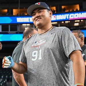 ソフトバンク中村晃の引退会見にチームメート9人がサプライズ登場