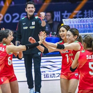 スペイン代表、W杯に向けた新アウェイユニフォーム発表！華やかな装飾